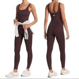 Vuori Halo Essential Jumpsuit in Mahogany  Heather Size Small
